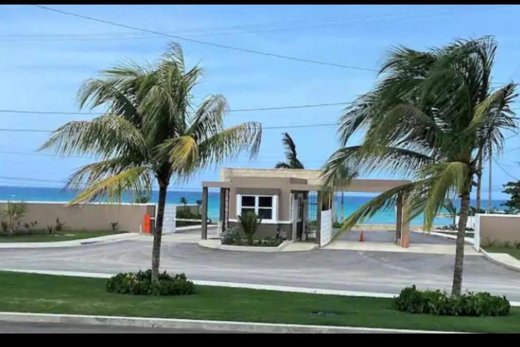 Natty'S Cozy Beach House In Hanover Jamaica Lucea Exterior photo